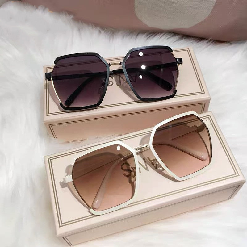 Ins Vintage Half-Frame Sunglasses Summer Oversize Metal Square Eyewear Uv400 Outdoor Sunscreen Women UV Protection Sunglasses